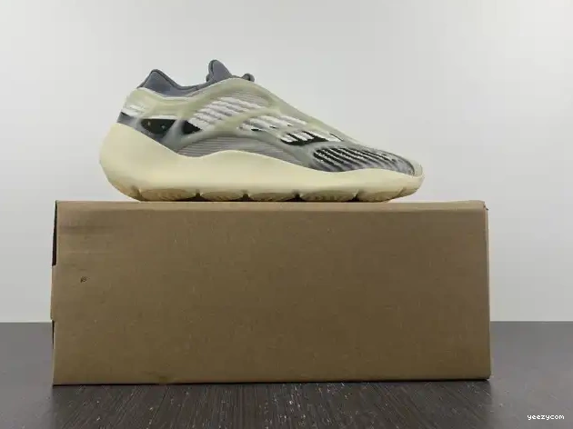 V3 Salt ID1674 700 Fade Yeezy Adidas 0514